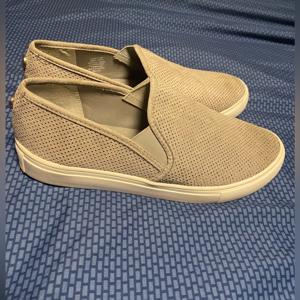 Gray Slip On Steve Madden Shoes size 7.5 (runs smaller)